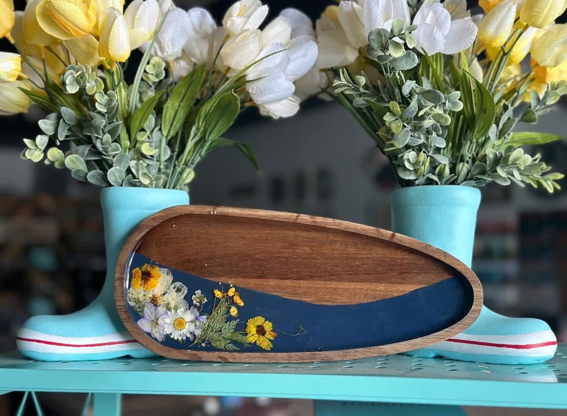 10/4/2025 - DIY Dried Flower Resin Tray Workshop - 11am - H&S East Michigan Studio