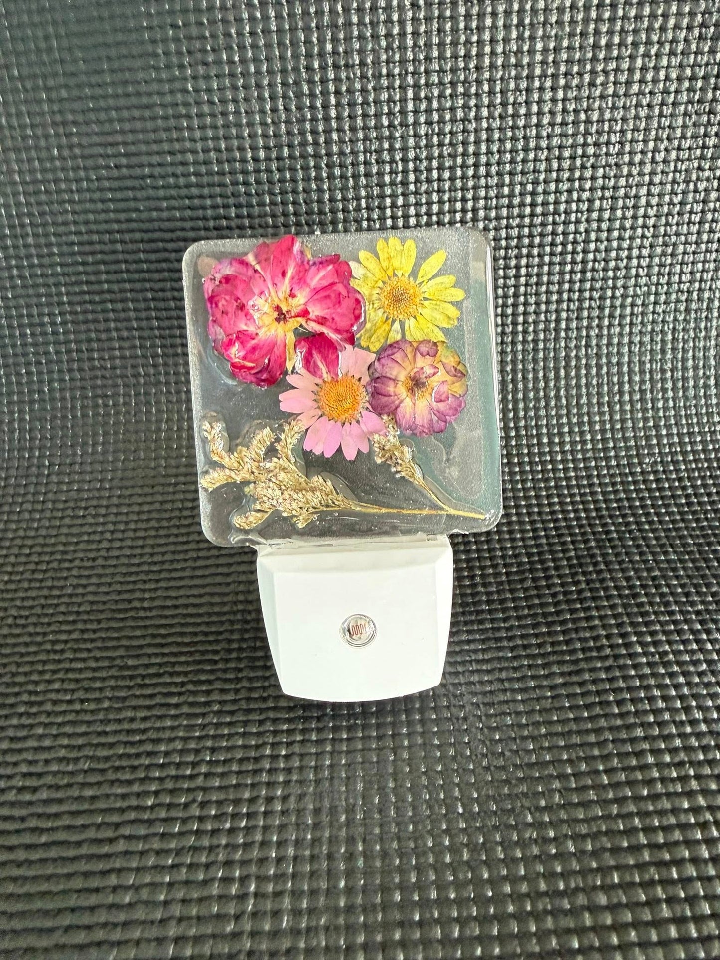 3/6/2026 - $40 Friday: Let’s Do Resin! - 5:30pm - H&S East Michigan Studio